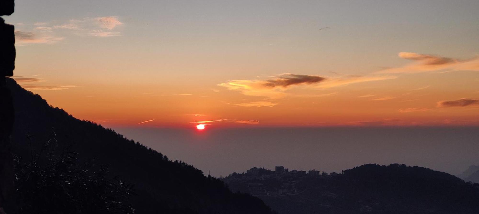 ダラムシャーラー The Unmad - Dharamkot Bed & Breakfast エクステリア 写真