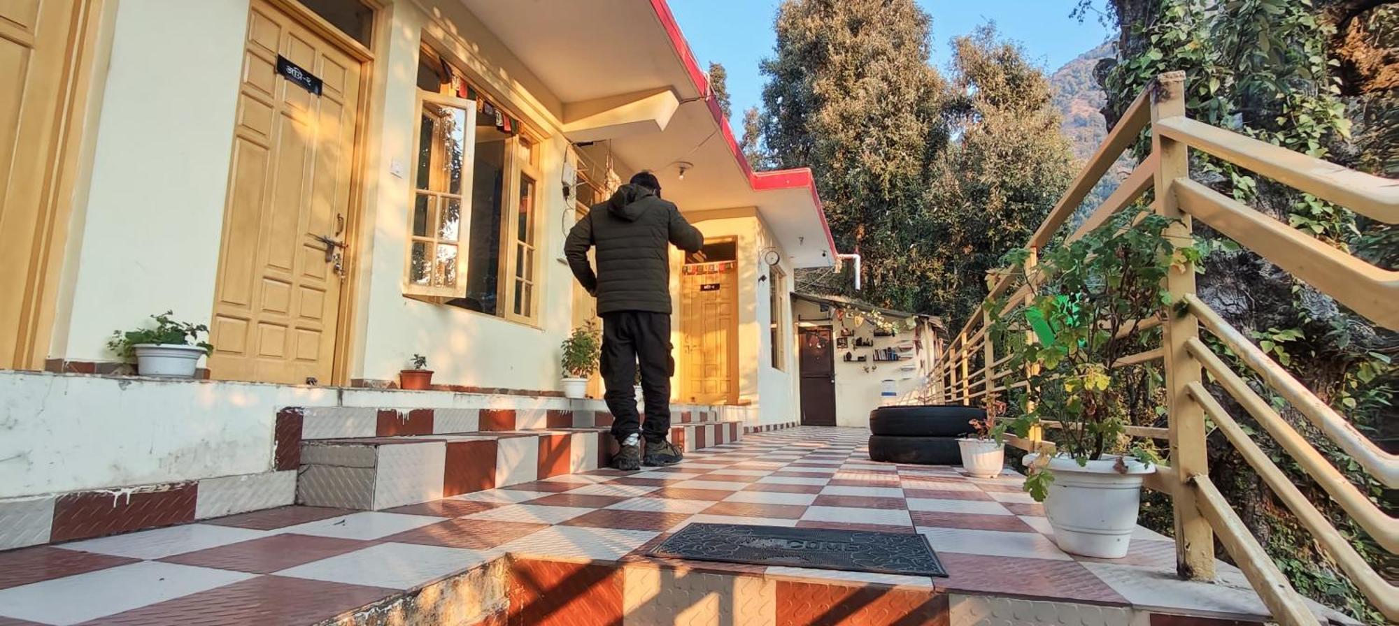 ダラムシャーラー The Unmad - Dharamkot Bed & Breakfast エクステリア 写真