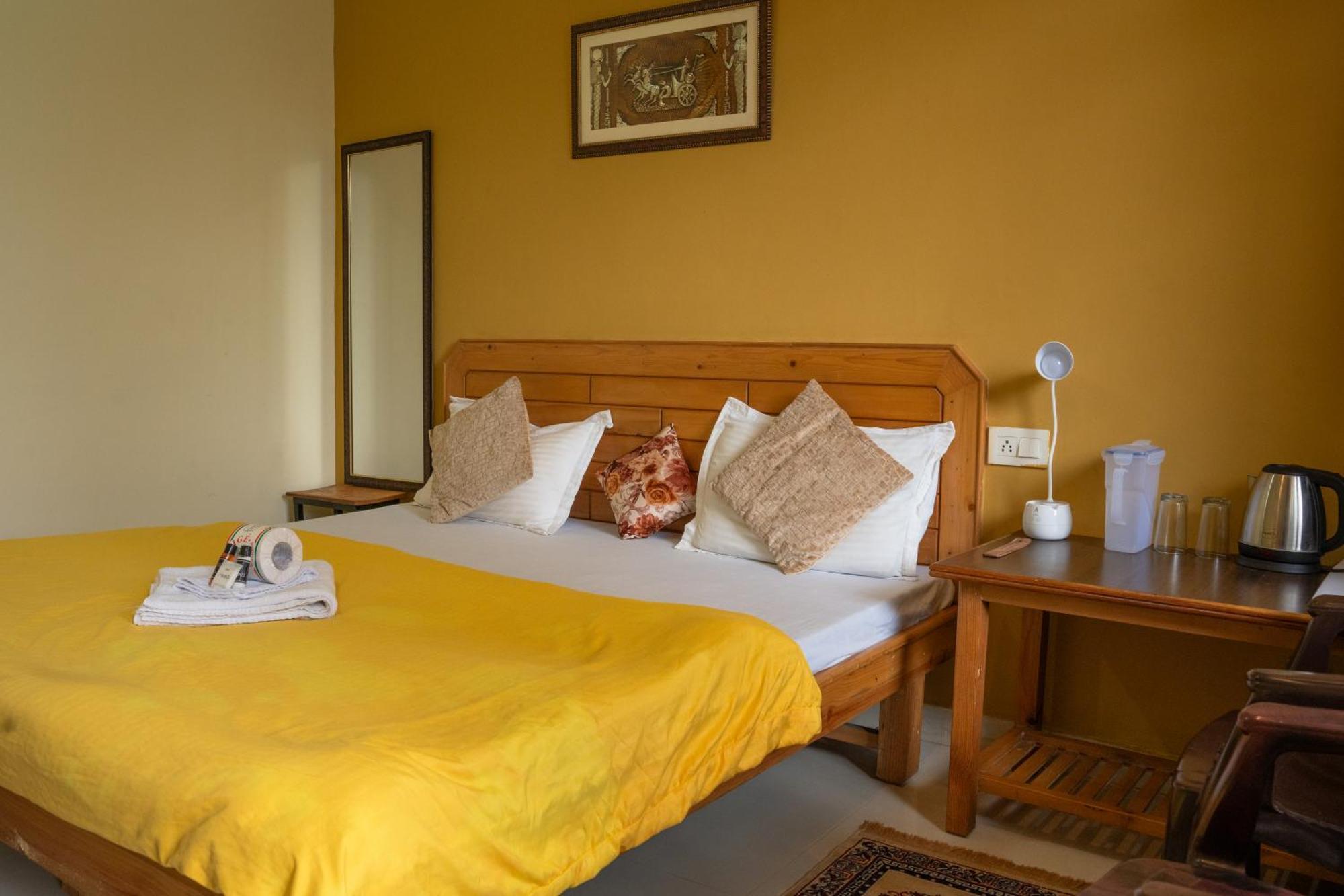 ダラムシャーラー The Unmad - Dharamkot Bed & Breakfast エクステリア 写真