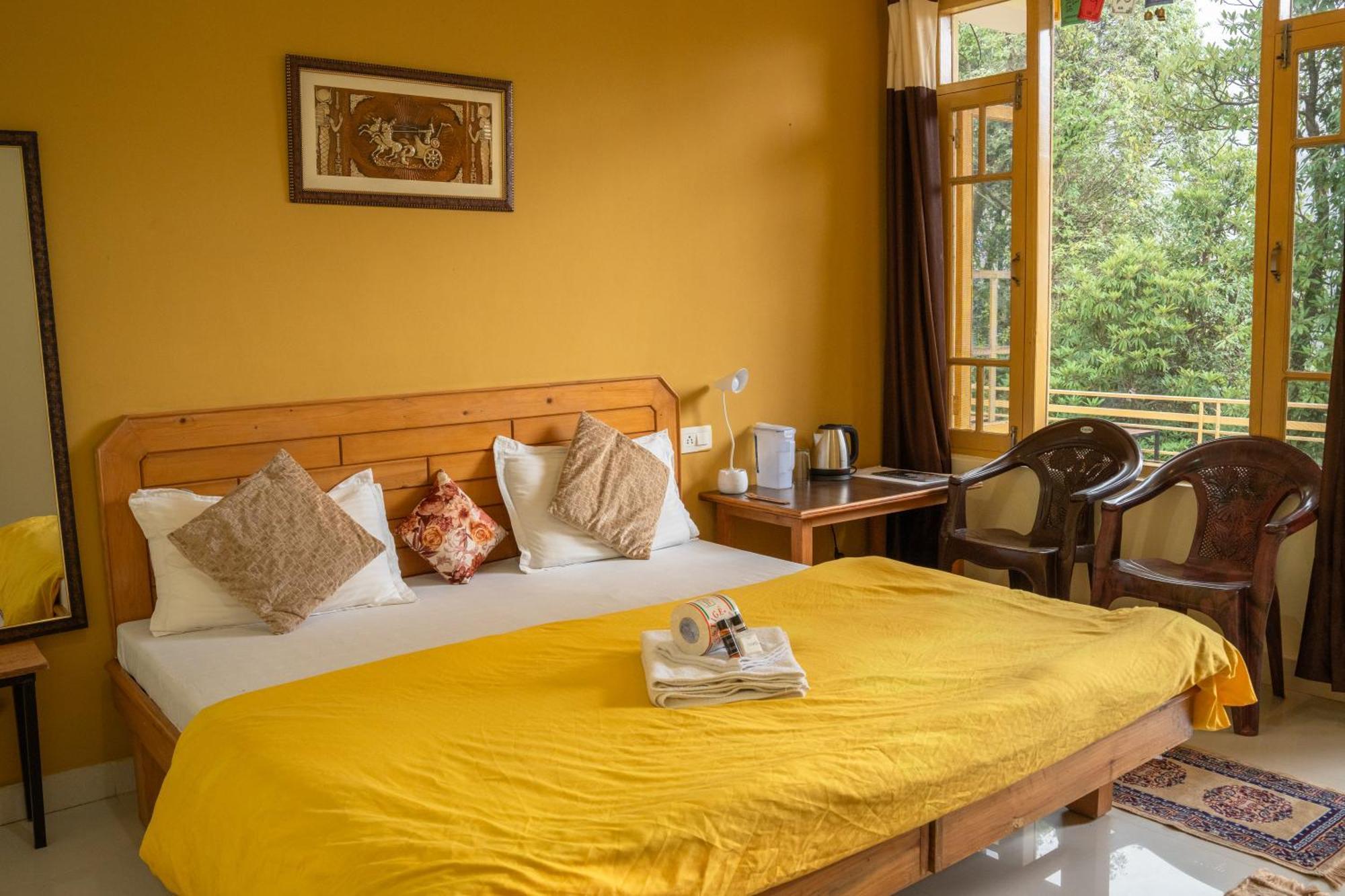 ダラムシャーラー The Unmad - Dharamkot Bed & Breakfast エクステリア 写真