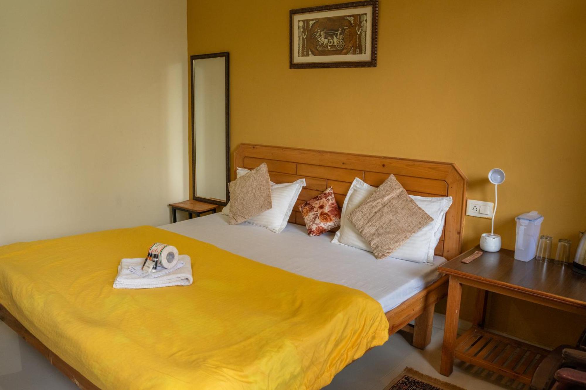 ダラムシャーラー The Unmad - Dharamkot Bed & Breakfast エクステリア 写真