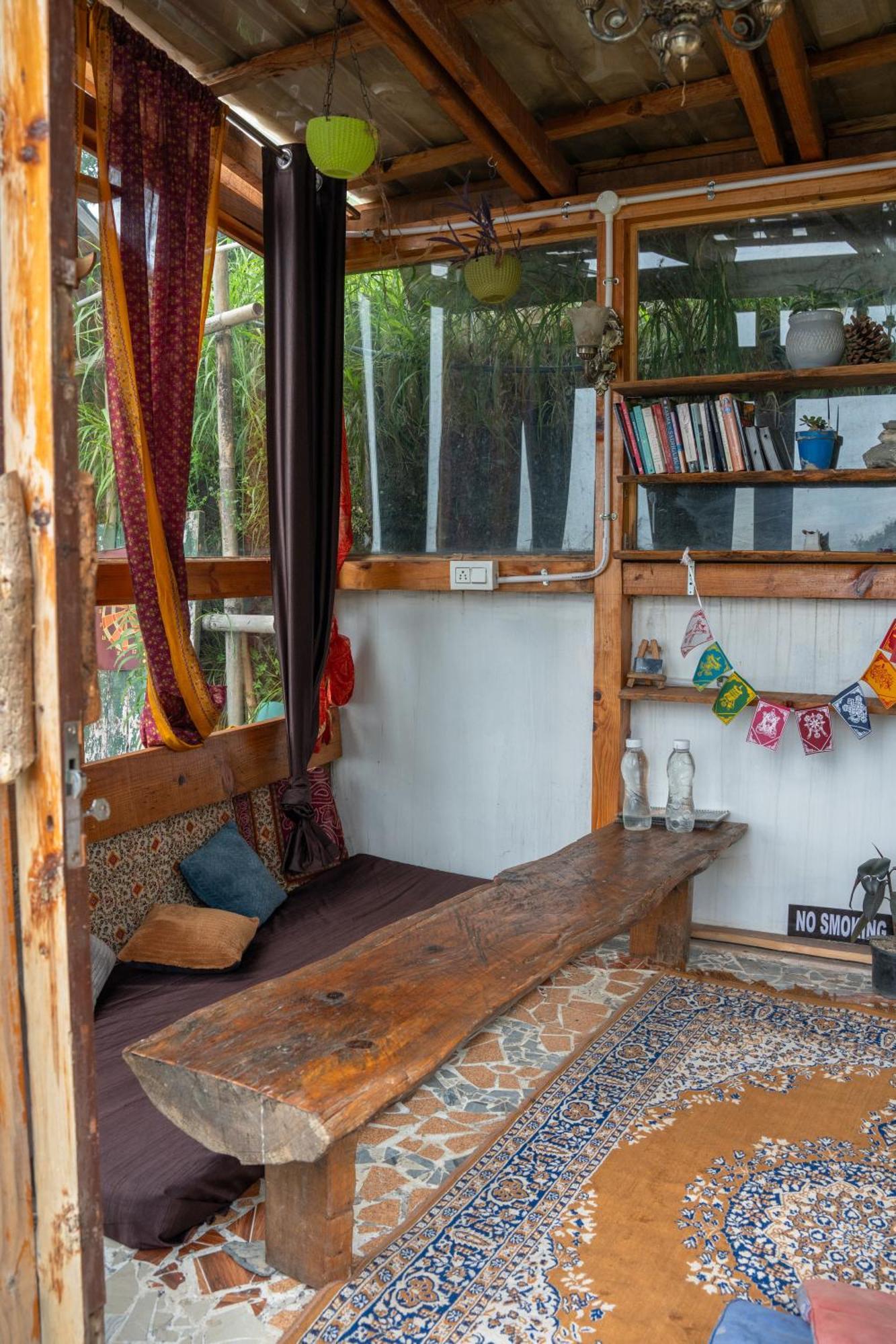 ダラムシャーラー The Unmad - Dharamkot Bed & Breakfast エクステリア 写真